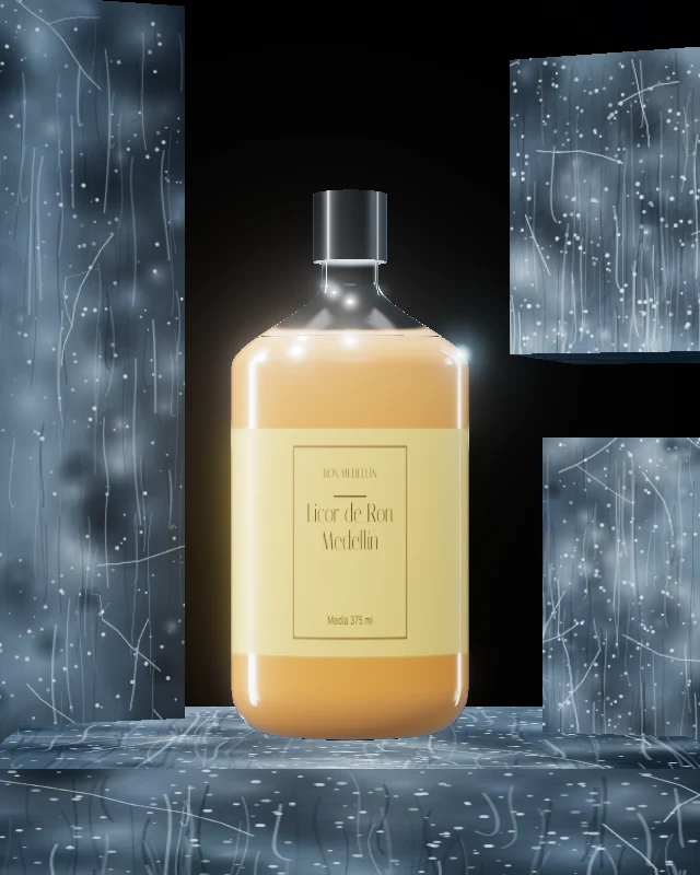 Licor de Ron Medellín, Media 375 ml, sobre hielo