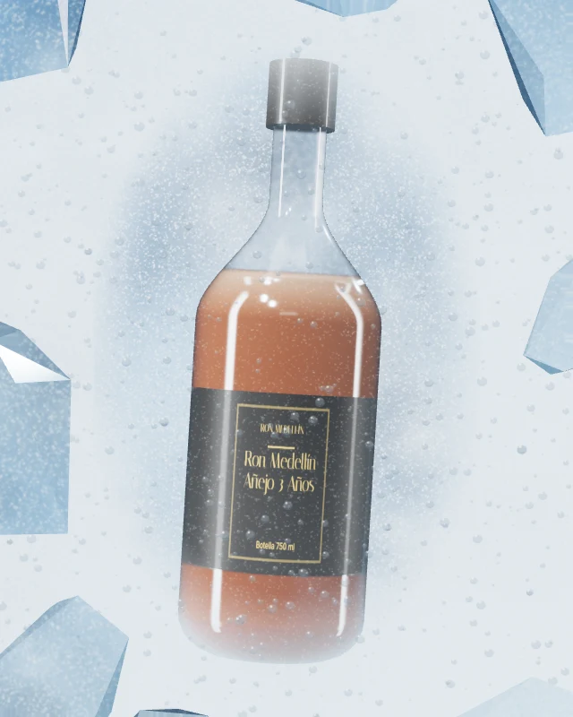 Ron Medellín Añejo 3 Años, Botella 750 ml, sobre hielo